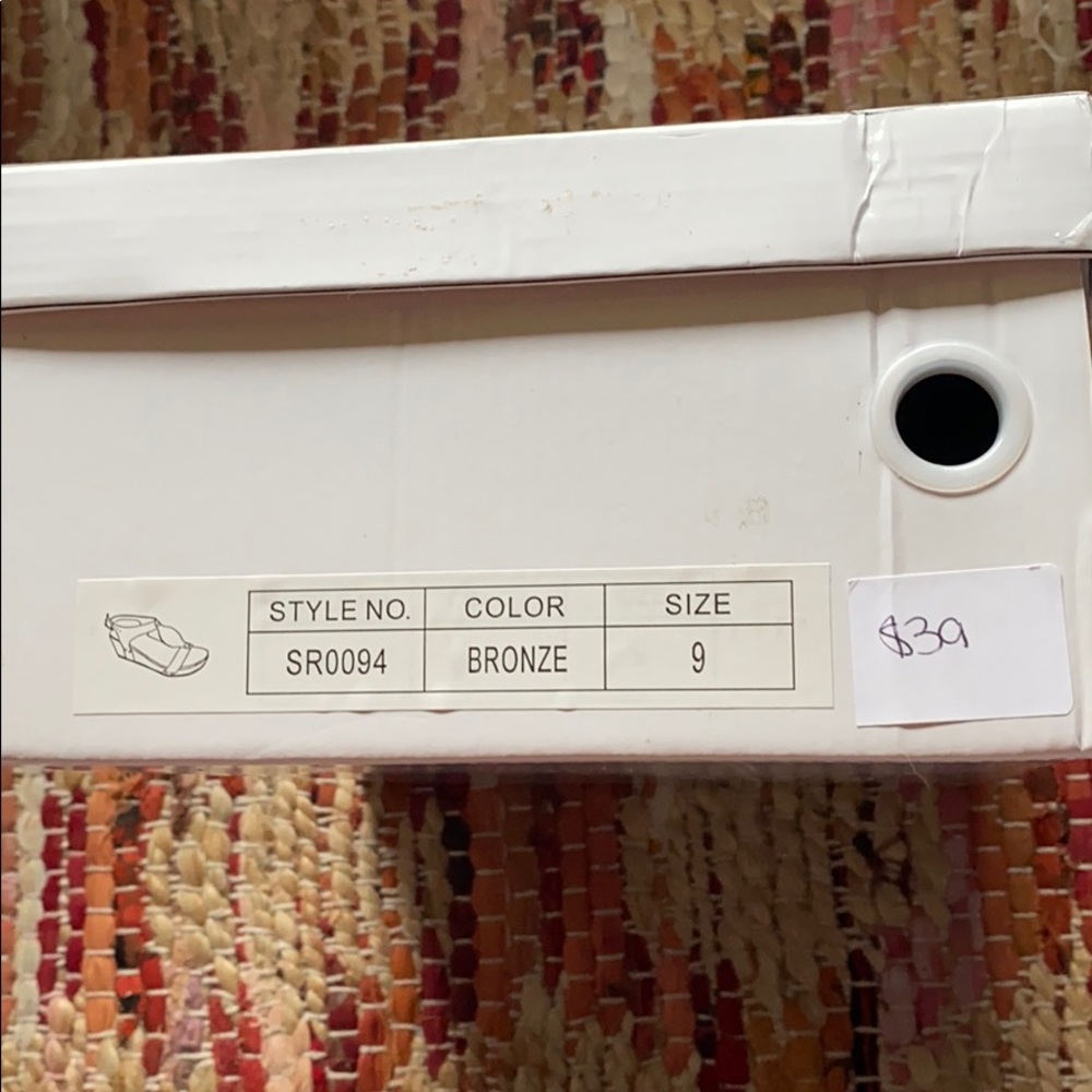 Monogrammed Wedges - Picture 8 of 8